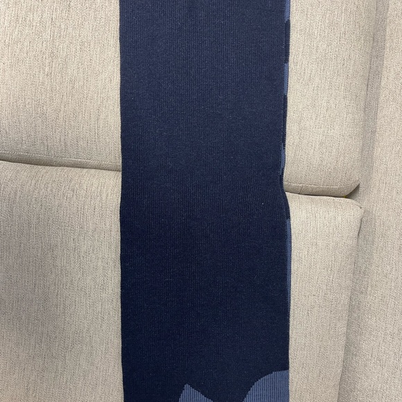 Hugo Boss Scarf - Picture 3 of 3